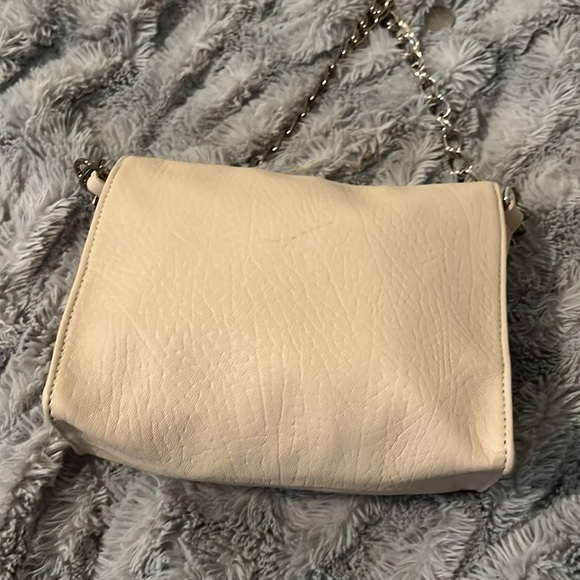 Longchamp leather cross body bag with metal chain - Picture 5 of 13